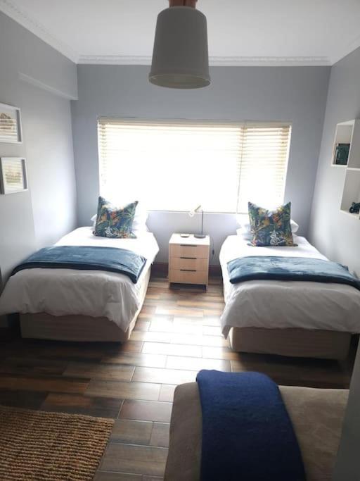 Cape Town, Sea Point, Beautiful 2 Bedroom Apartment @Tucked Away エクステリア 写真