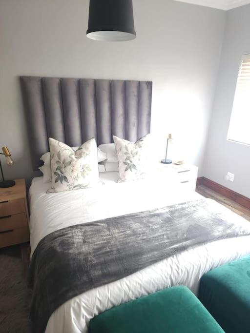 Cape Town, Sea Point, Beautiful 2 Bedroom Apartment @Tucked Away エクステリア 写真